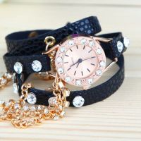 Моднии женские наручние часы